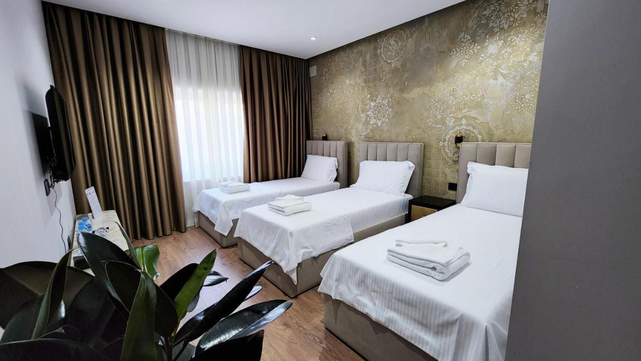 Imperator Hotel Tirana Exterior photo